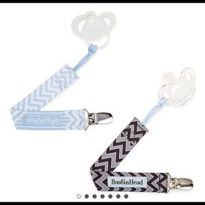 Pacifier clips
